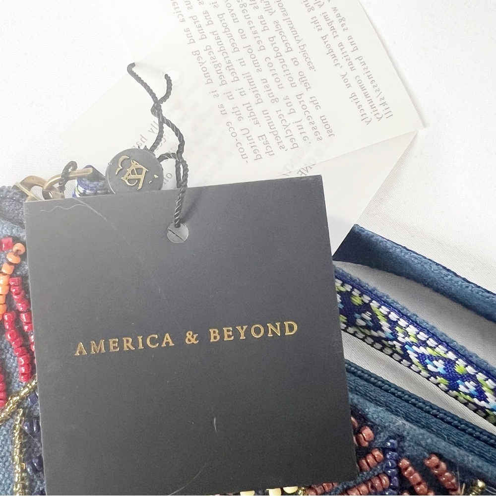 NEW with tags America and Beyond Thankful Fall Beaded Wristlet Zipper Clutch Bag - Picture 4 of 5